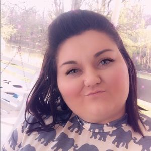 Meet your Posher, Leslie